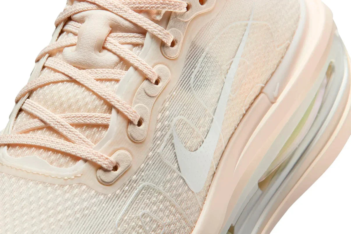 Nike Vomero Premium Chalk Bege