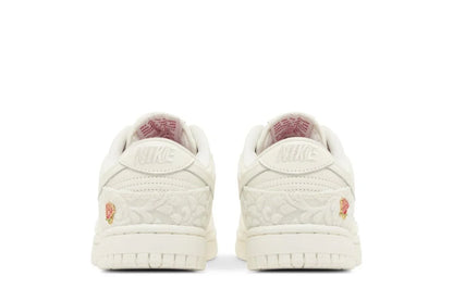 Nike Dunk Low Give Her Flowers Branco